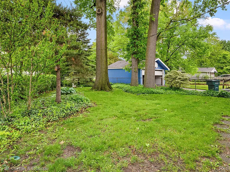 Entryway view